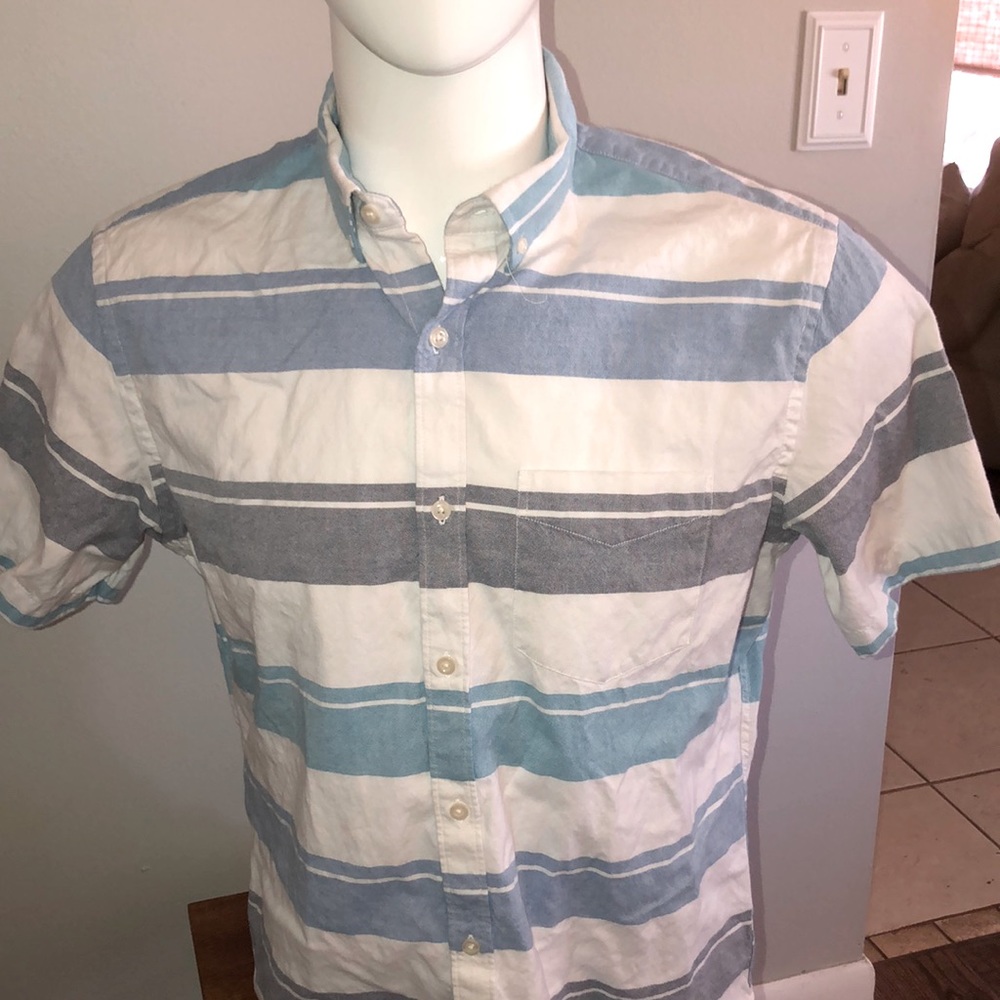 Old Navy short sleeved button down shirt XL slim - Picture 1 of 5